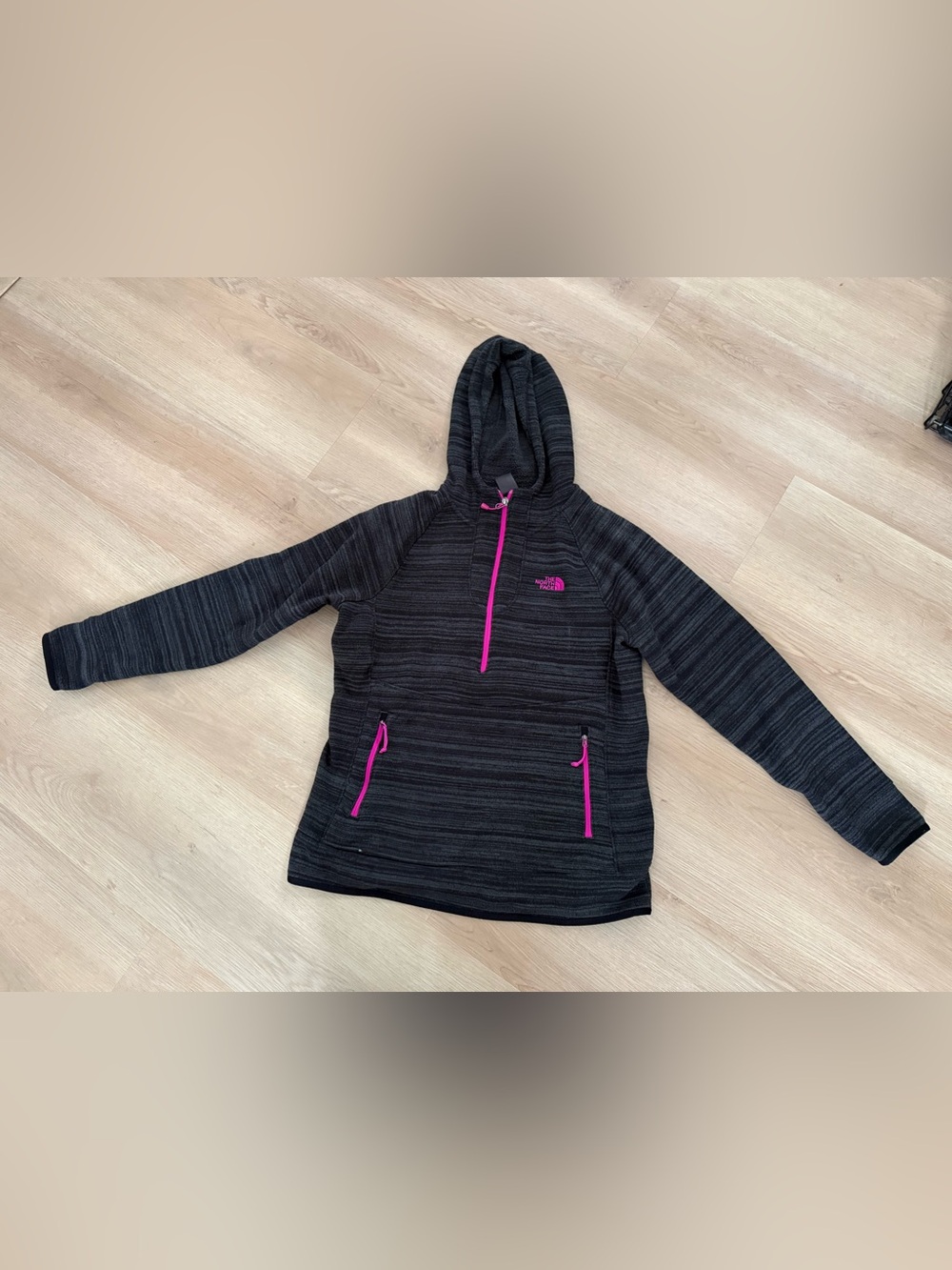 The North Face Women's Magenta charcoal Quarter Zip Jacket Size Large